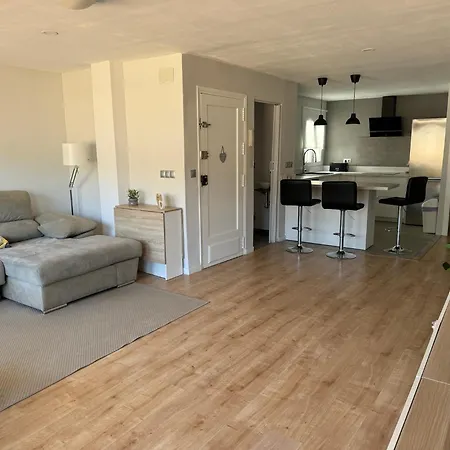 Triple En El Centro Con Vistas منزل للإقامة